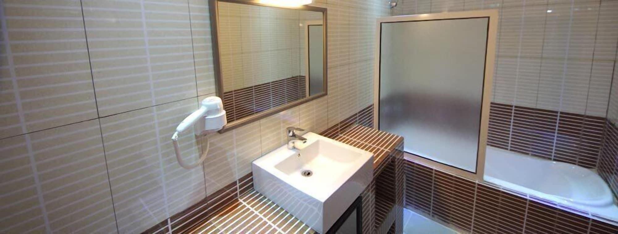 Hotel Residence La Corniche داكاغْ المظهر الخارجي الصورة